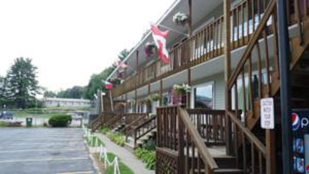 Legacy Inn & Suites Of Lake George Exterior foto